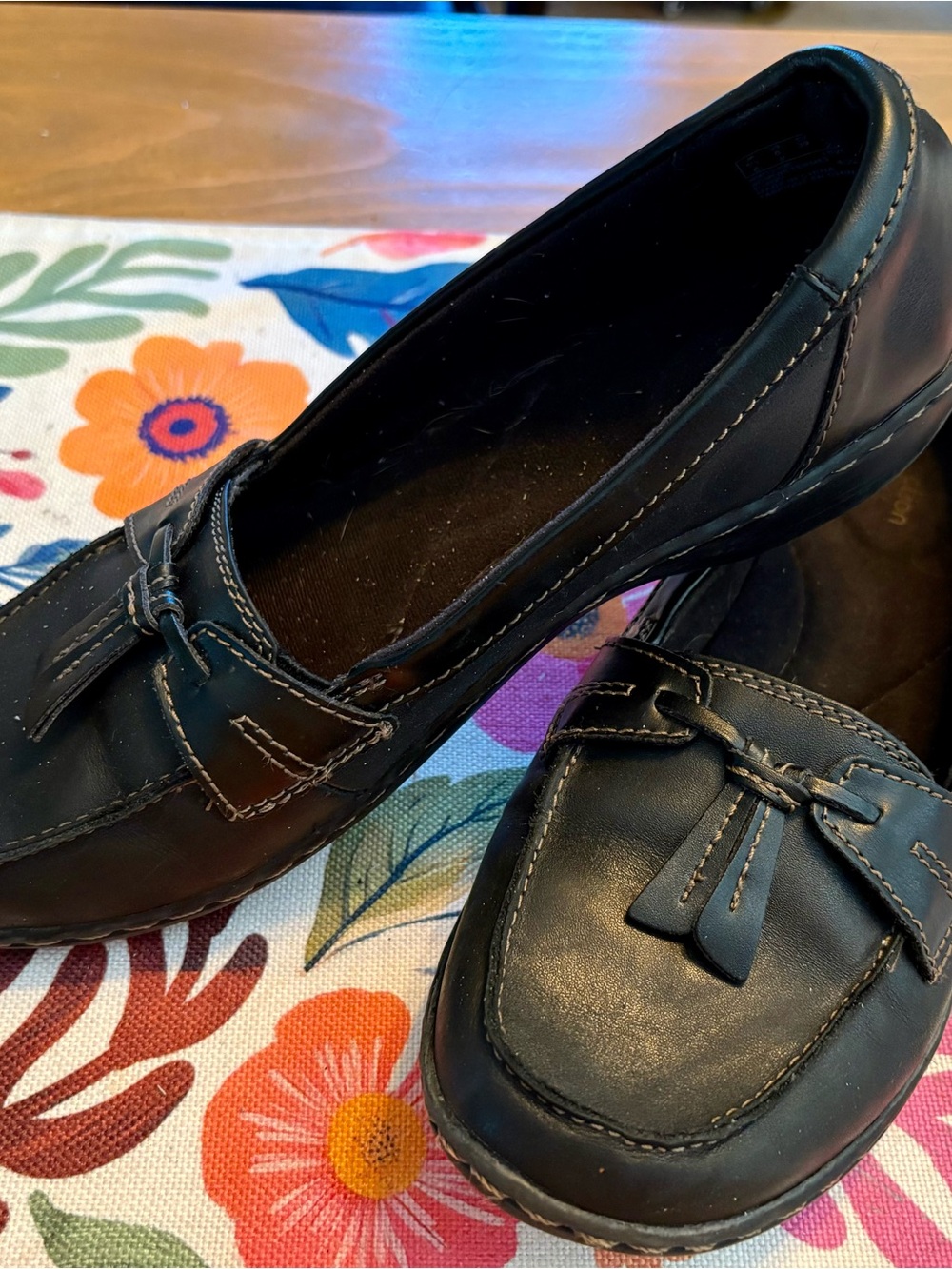 Clarks Black Women's Leather Tassel Driving Loafers